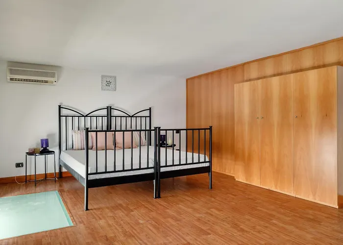 Luigi Bocconi Apartment 6 Pax